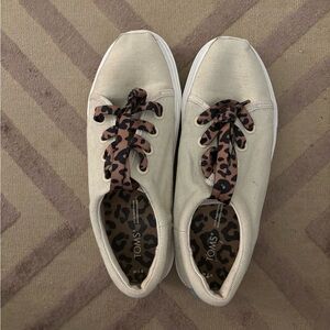 TOMS Women's Cream Canvas Sneakers with Leopard Laces